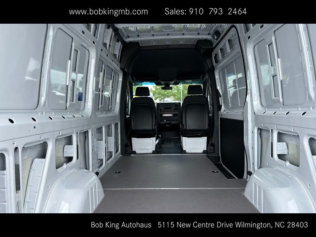 Vehicle image 42 of 44