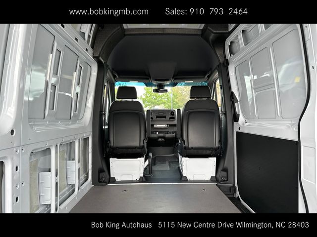 Vehicle image 43 of 44