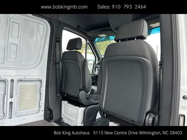 Vehicle image 38 of 44