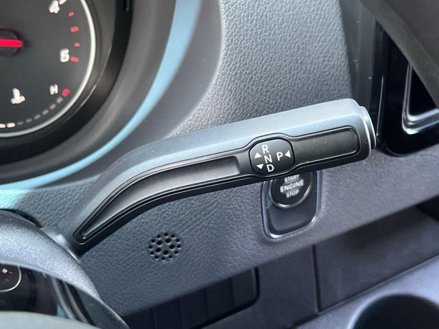 Vehicle image 28 of 32