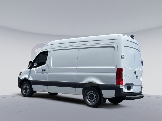 Vehicle image 5 of 32