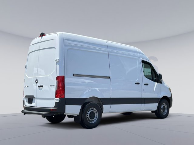 Vehicle image 4 of 32