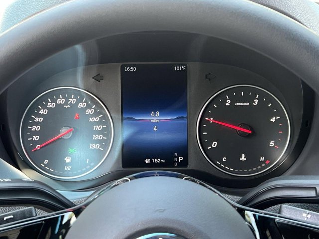 Vehicle image 17 of 32