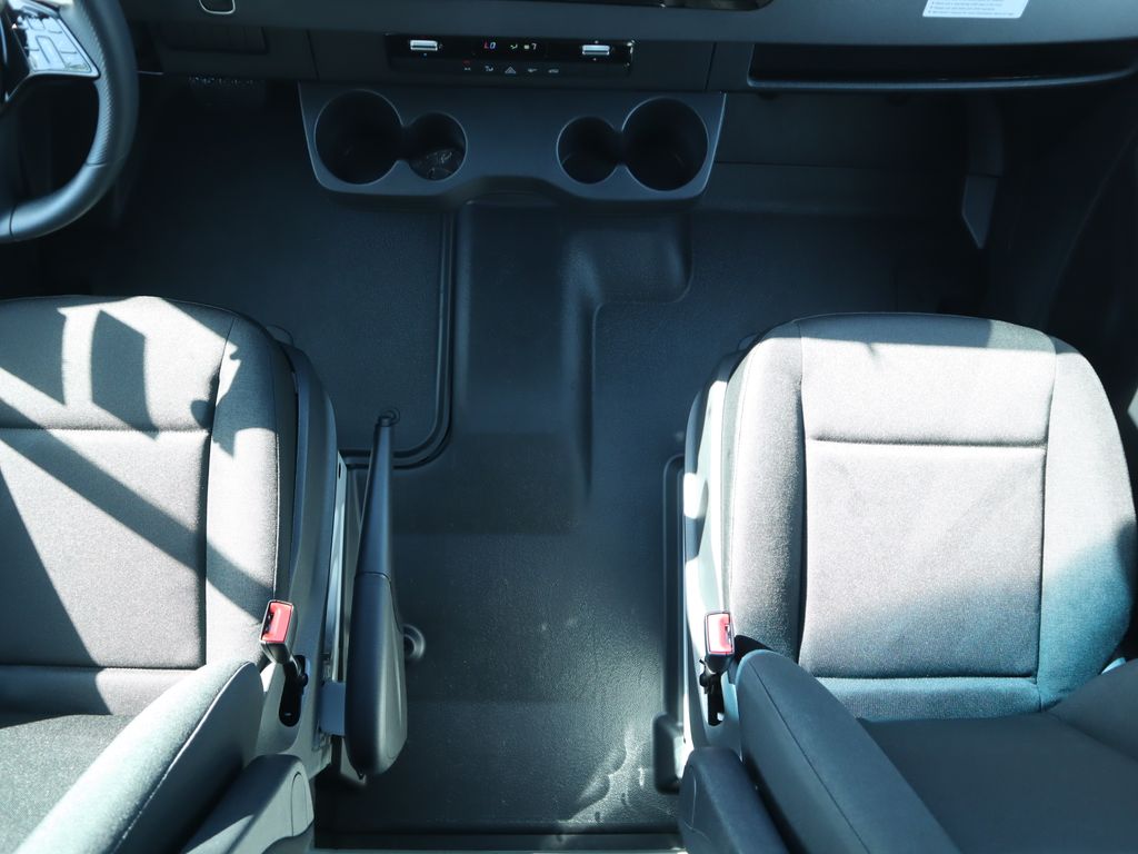 2025 Mercedes-Benz Sprinter Cargo Image 18 of 41