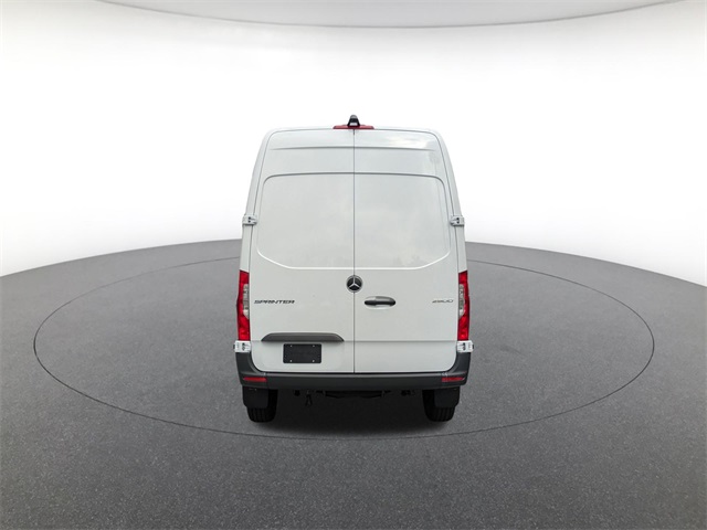 Vehicle image 7 of 19