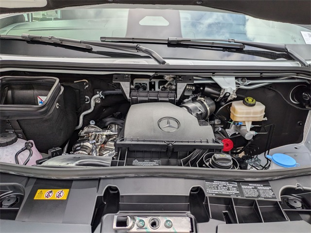 Vehicle image 18 of 19