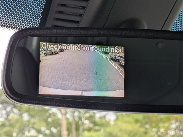 Vehicle image 14 of 19