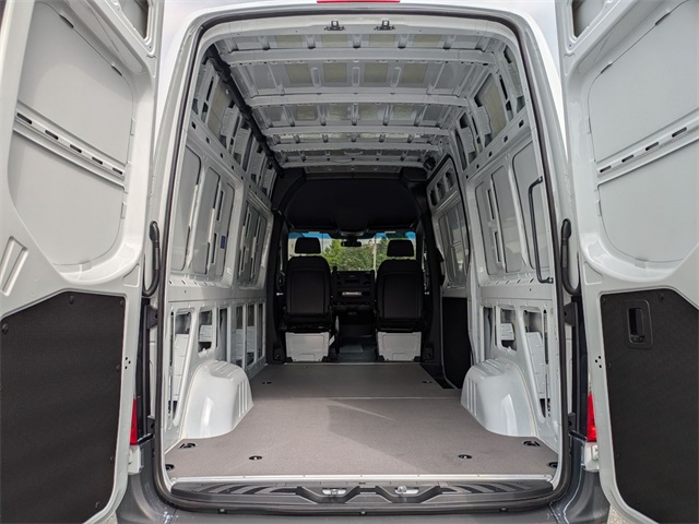 Vehicle image 16 of 19