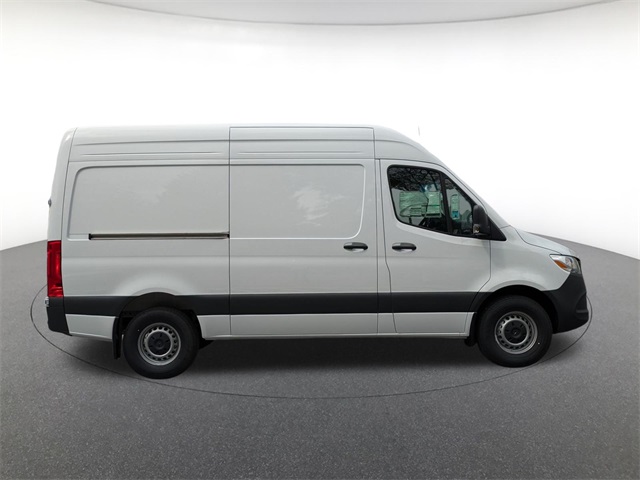 Vehicle image 4 of 19