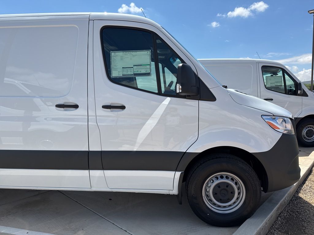2025 Mercedes-Benz Sprinter Cargo Image 4 of 40