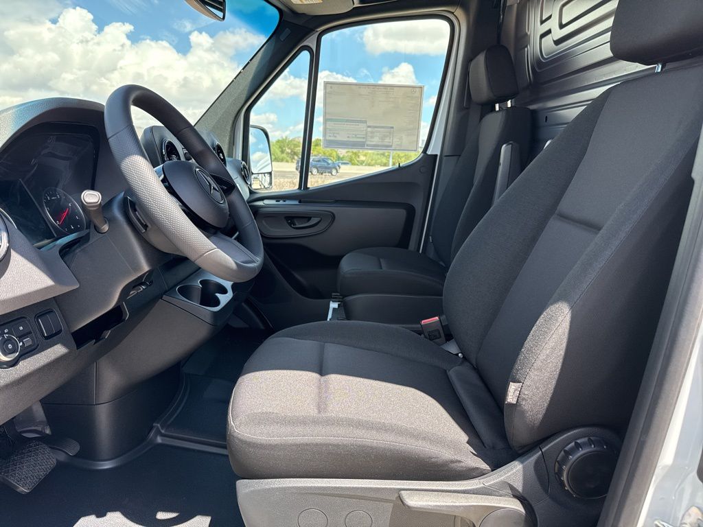 2025 Mercedes-Benz Sprinter Cargo Image 11 of 40
