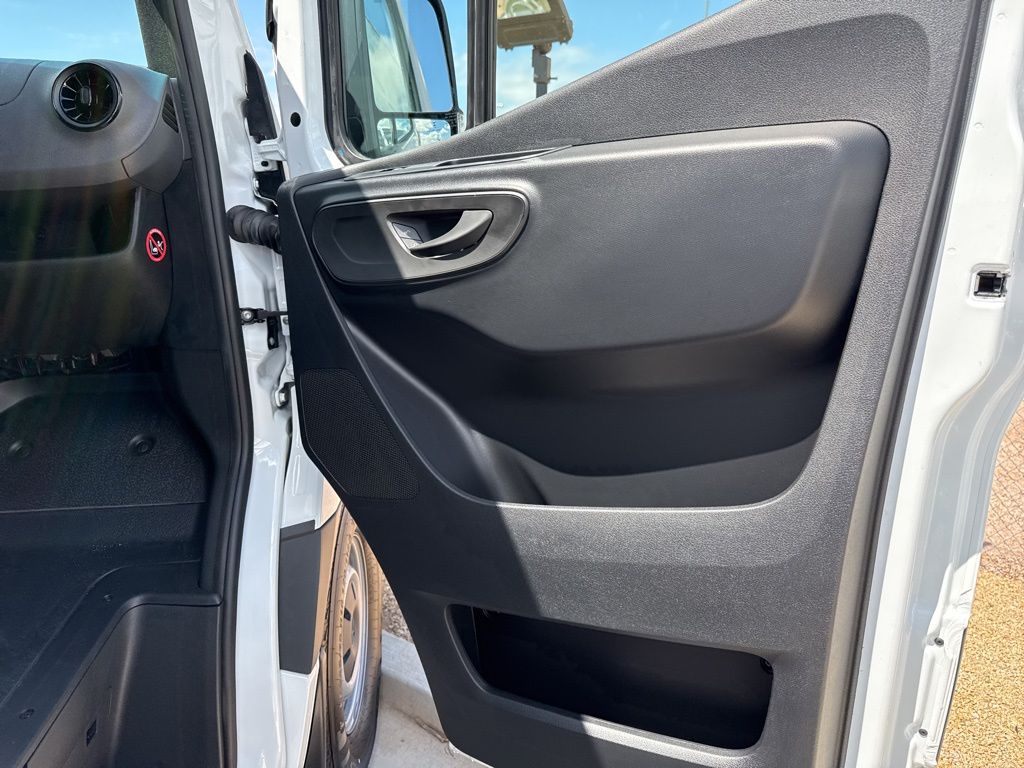2025 Mercedes-Benz Sprinter Cargo Image 24 of 40