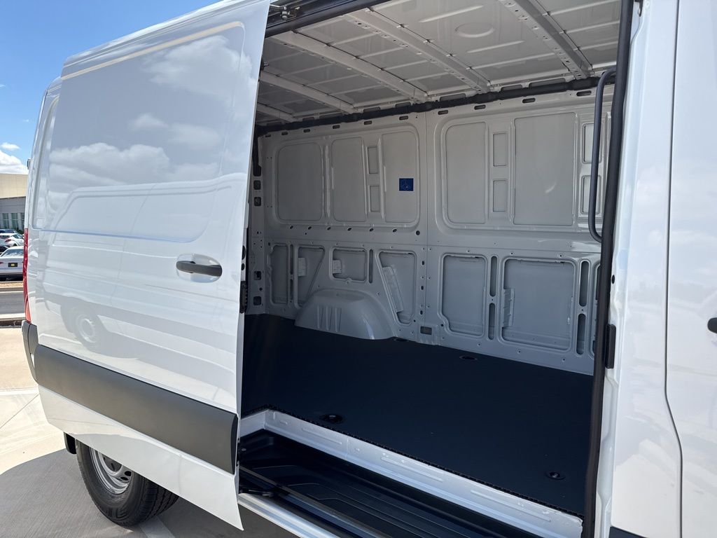 2025 Mercedes-Benz Sprinter Cargo Image 25 of 40