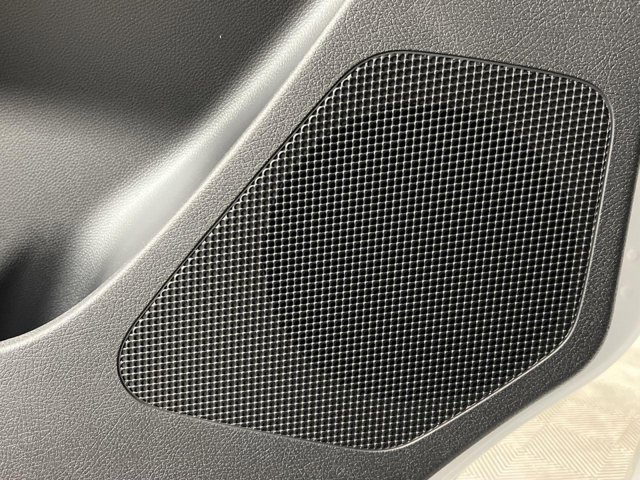 Vehicle image 32 of 33
