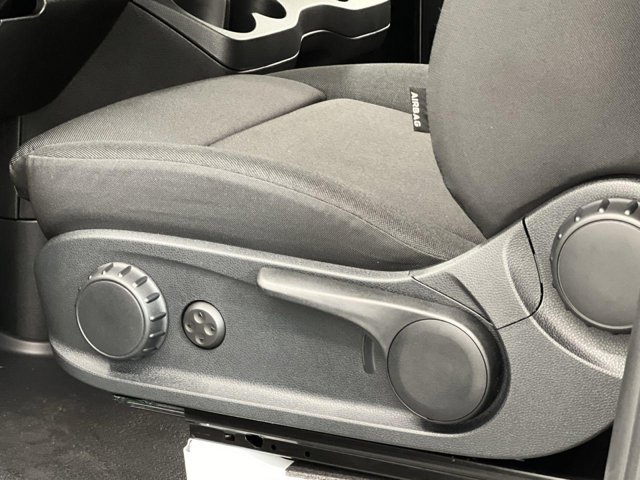 Vehicle image 9 of 33