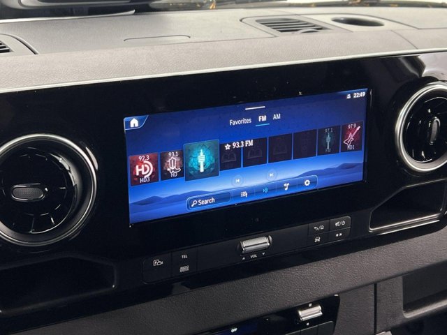 Vehicle image 13 of 33