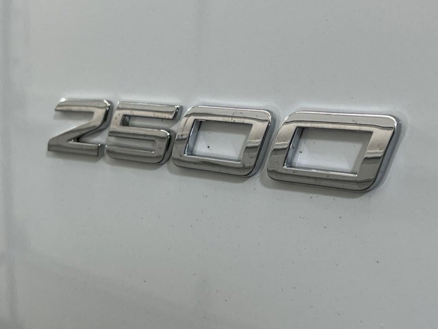 Vehicle image 26 of 33
