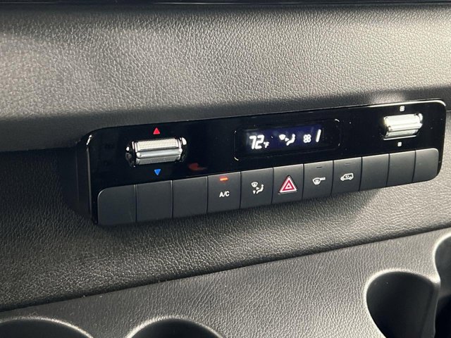 Vehicle image 16 of 33