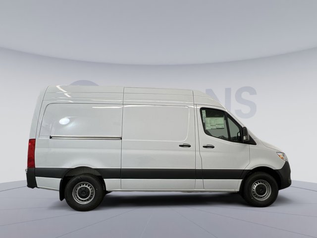 Vehicle image 5 of 33