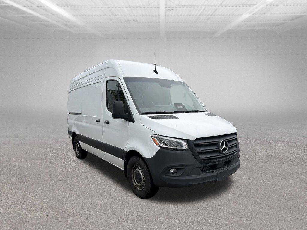 2025 Mercedes-Benz Sprinter Cargo Image 3 of 15