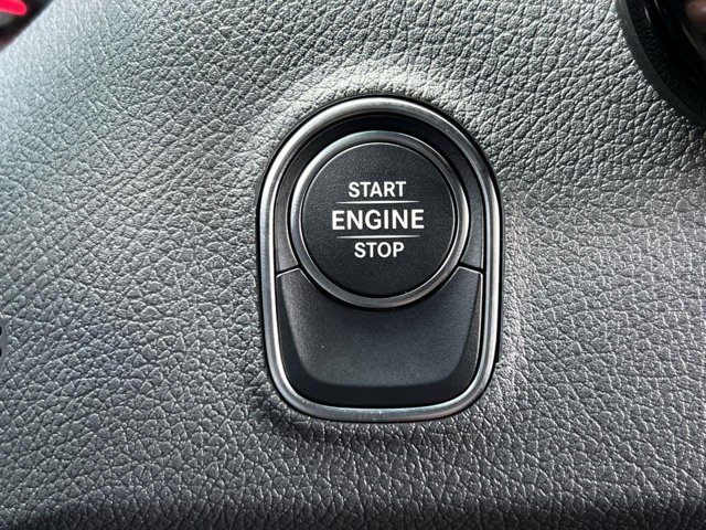 Vehicle image 23 of 32