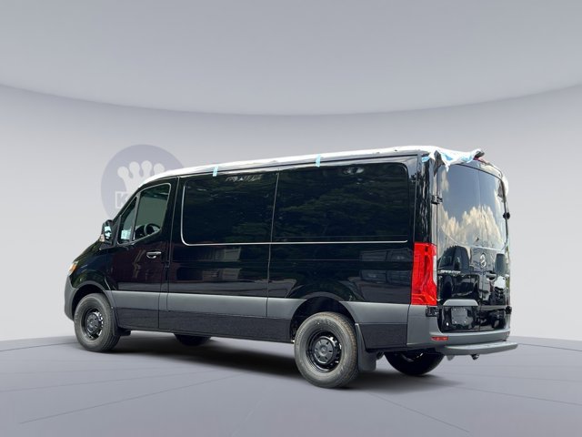 Vehicle image 5 of 32