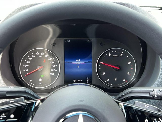 Vehicle image 15 of 32