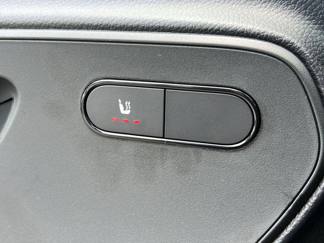 Vehicle image 20 of 32