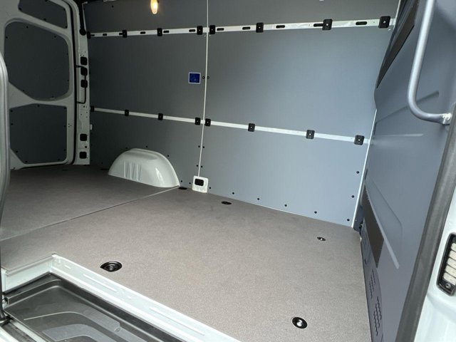 Vehicle image 20 of 33