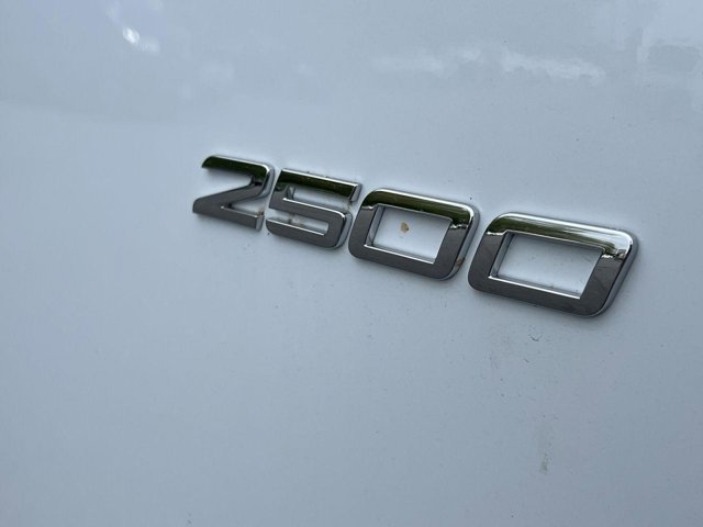 Vehicle image 26 of 33