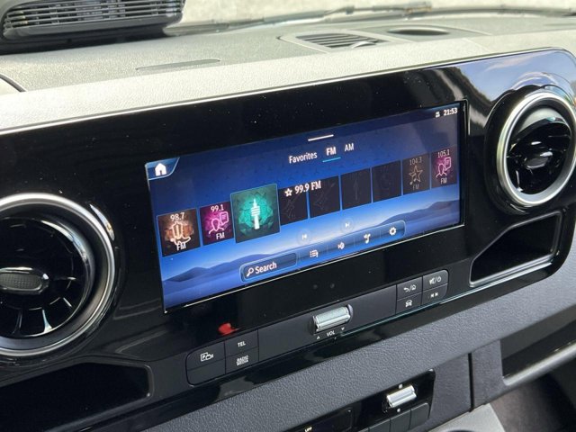 Vehicle image 13 of 33