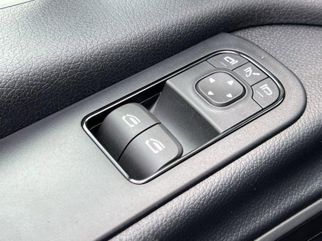 Vehicle image 10 of 33