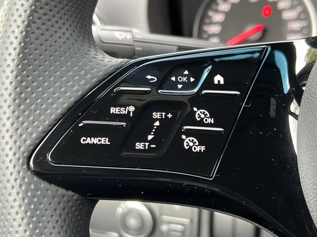 Vehicle image 28 of 33