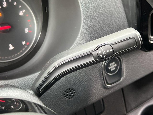 Vehicle image 17 of 33