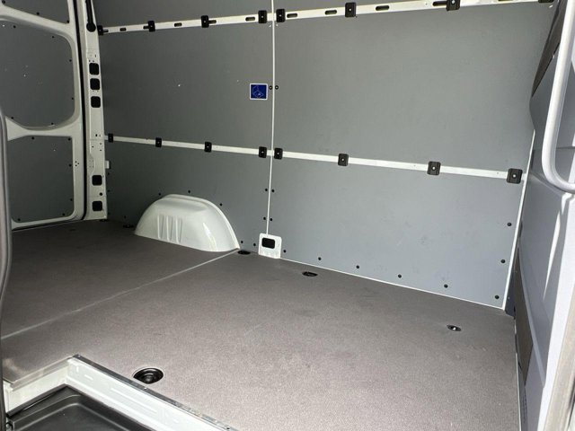 Vehicle image 20 of 33