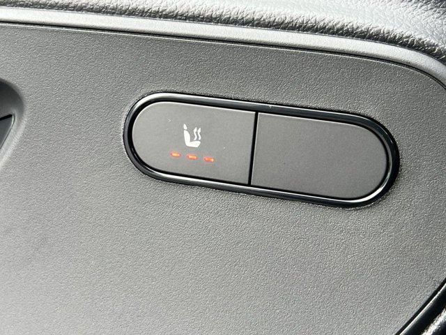 Vehicle image 31 of 33