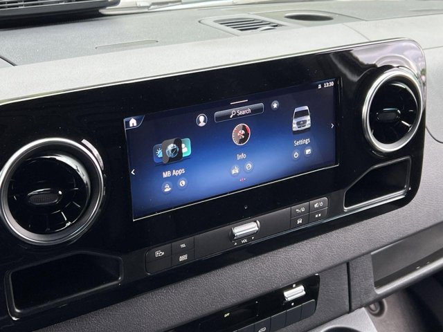 Vehicle image 15 of 33