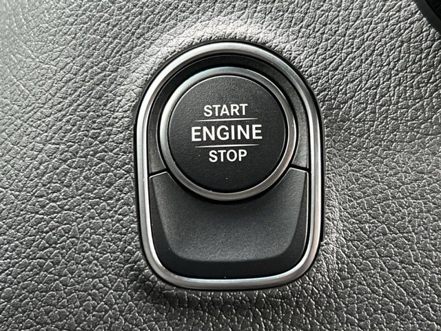 Vehicle image 29 of 33