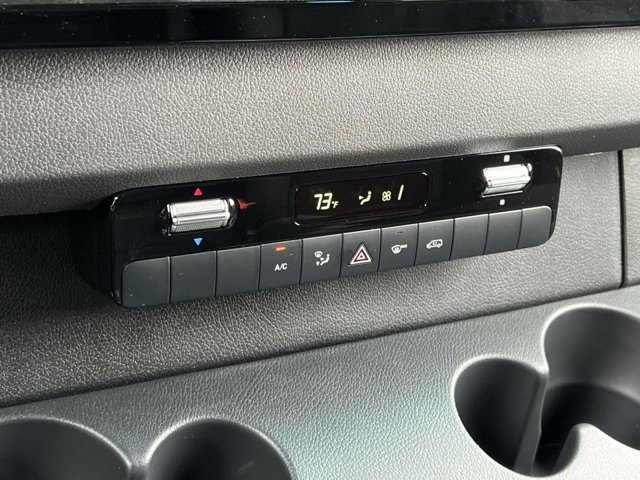 Vehicle image 16 of 33