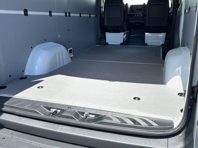 Vehicle image 9 of 31