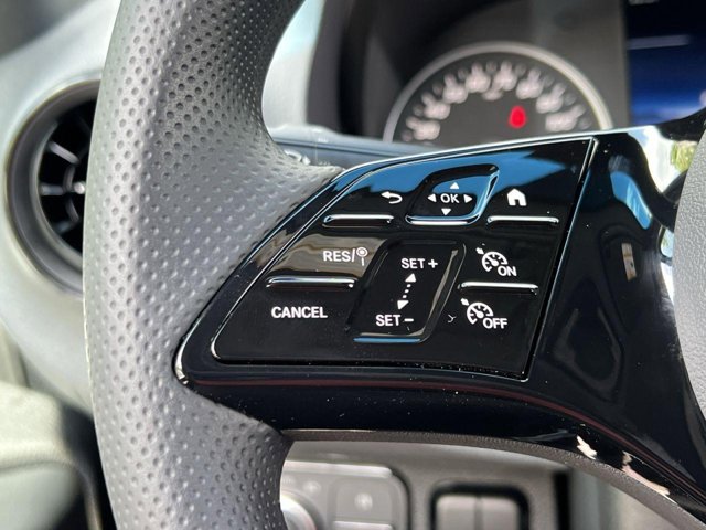 Vehicle image 19 of 31