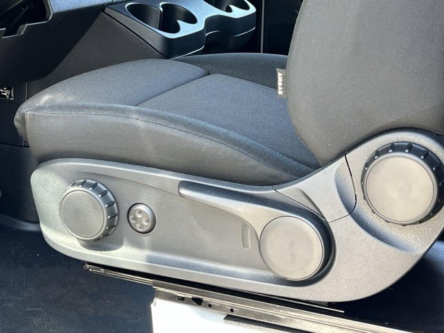 Vehicle image 9 of 32