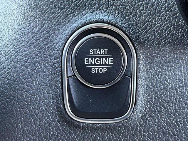Vehicle image 29 of 32