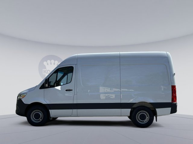 Vehicle image 6 of 32