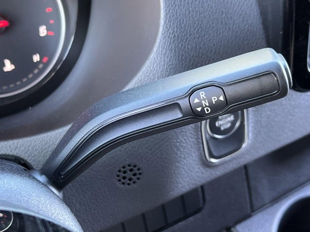 Vehicle image 17 of 32