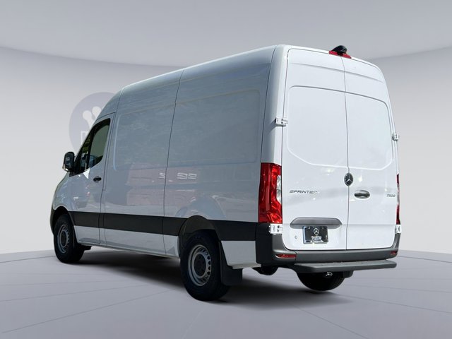 Vehicle image 5 of 32