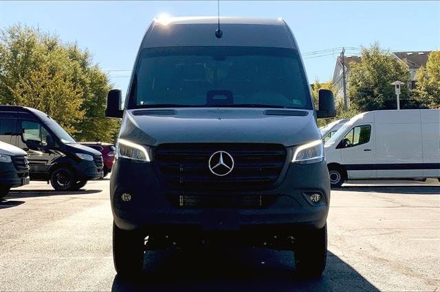 2025 Mercedes-Benz Sprinter Cargo Image 3 of 39