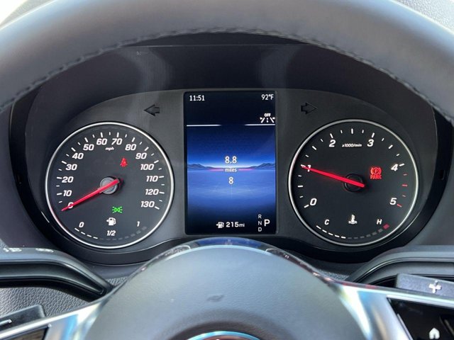Vehicle image 17 of 33