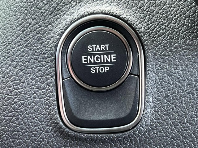 Vehicle image 32 of 33