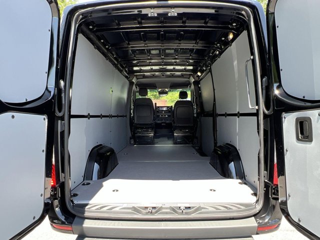 Vehicle image 12 of 33